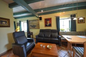 .29a Kapitänshaus Wohnzimmer (3).JPG