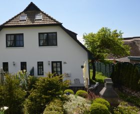 ..29d Seeadler Ansicht vom Eingang u. Garten.JPG