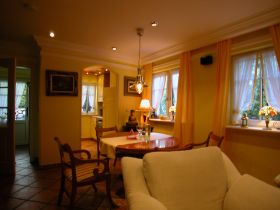 .29c  Lotsenhaus Wohnzimmer (18).JPG